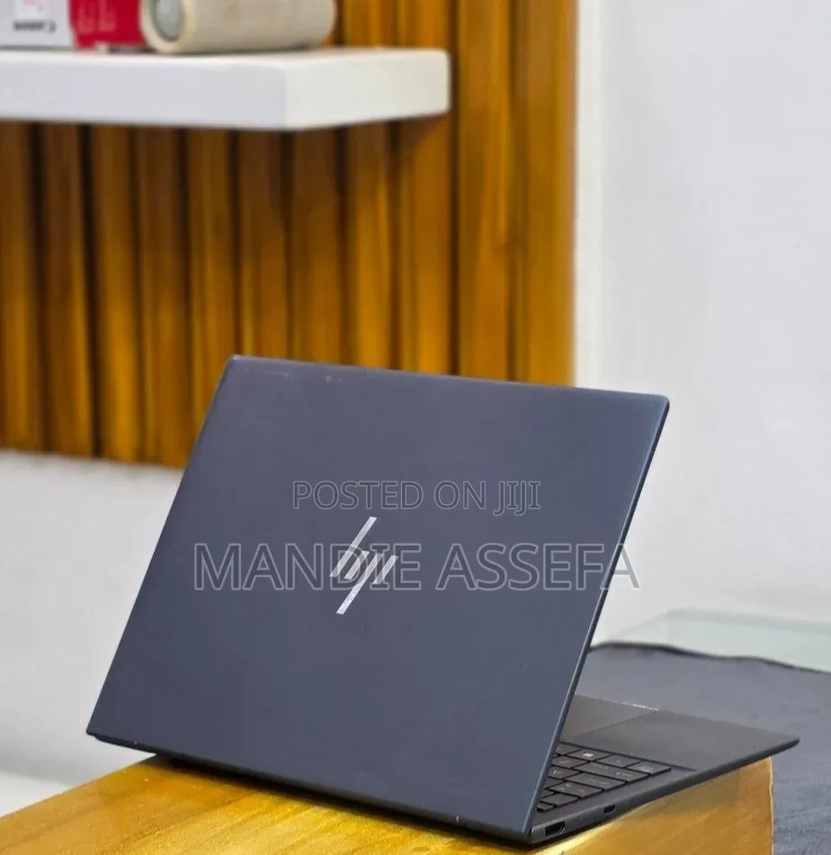 New Laptop HP Dragonfly G3 16GB Intel Core i7 SSD 512GB