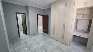 2bdrm Apartment in Hiya Real-Estate, Yeka for sale