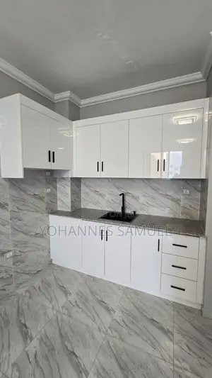 2bdrm Apartment in Hiya Real-Estate, Yeka for sale