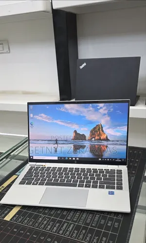 New Laptop HP EliteBook 1040 G8 16GB Intel Core i7 SSD 512GB