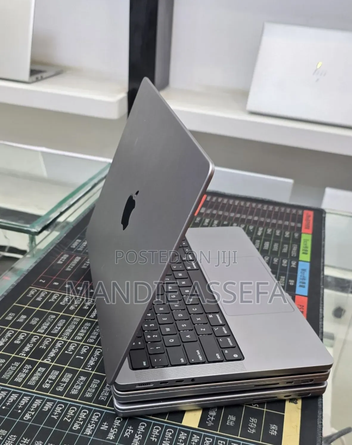 New Laptop Apple MacBook Pro 2021 M1 16GB Apple M1 Pro SSD 512GB