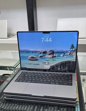 New Laptop Apple MacBook Pro 2021 M1 16GB Apple M1 Pro SSD 512GB