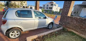 Toyota Vitz 2001 Silver