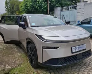 Toyota bZ3 2025 Gold
