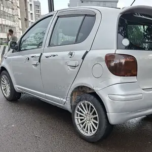 Toyota Vitz 2003 Silver