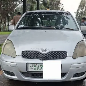 Toyota Vitz 2003 Silver