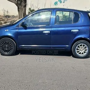Toyota Vitz 2001 Blue