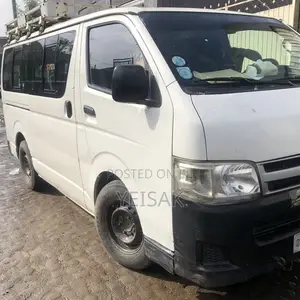 Toyota HiAce 2011 White