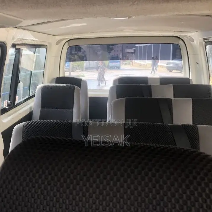 Toyota HiAce 2011 White