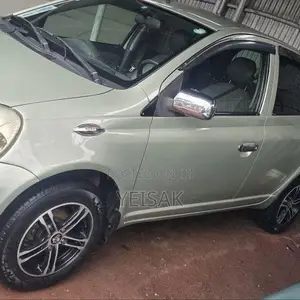 Toyota Vitz 2002 Silver