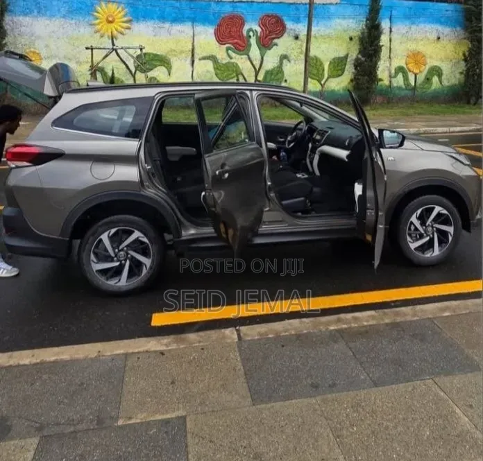 Toyota Rush 2022 Gray