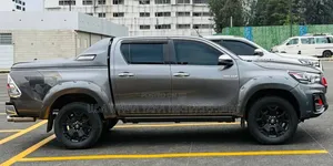 Toyota Hilux 2019 Purple