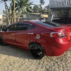 Hyundai Elantra 2012 Red