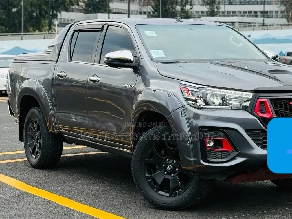 Toyota Hilux 2019 Purple