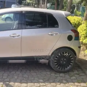 Toyota Yaris 2010