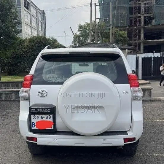 Toyota Land Cruiser 2010 White