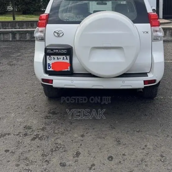 Toyota Land Cruiser 2010 White