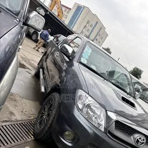 Toyota Hilux 2010 Black
