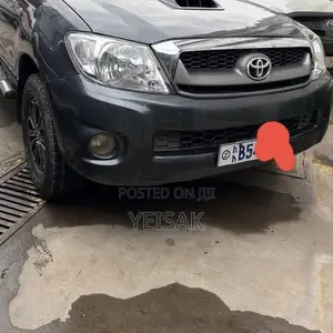Toyota Hilux 2010 Black