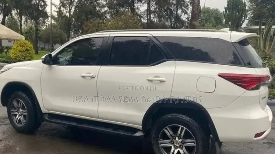 Toyota Fortuner 2017 White