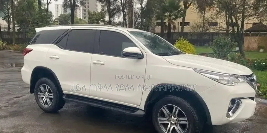 Toyota Fortuner 2017 White