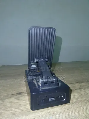 F16 Phone Holder With Bluetooth Speaker