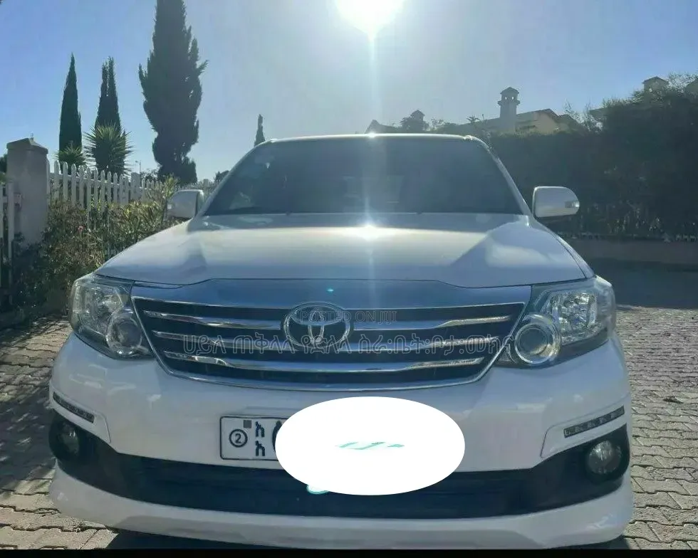 Toyota Fortuner 2014 White