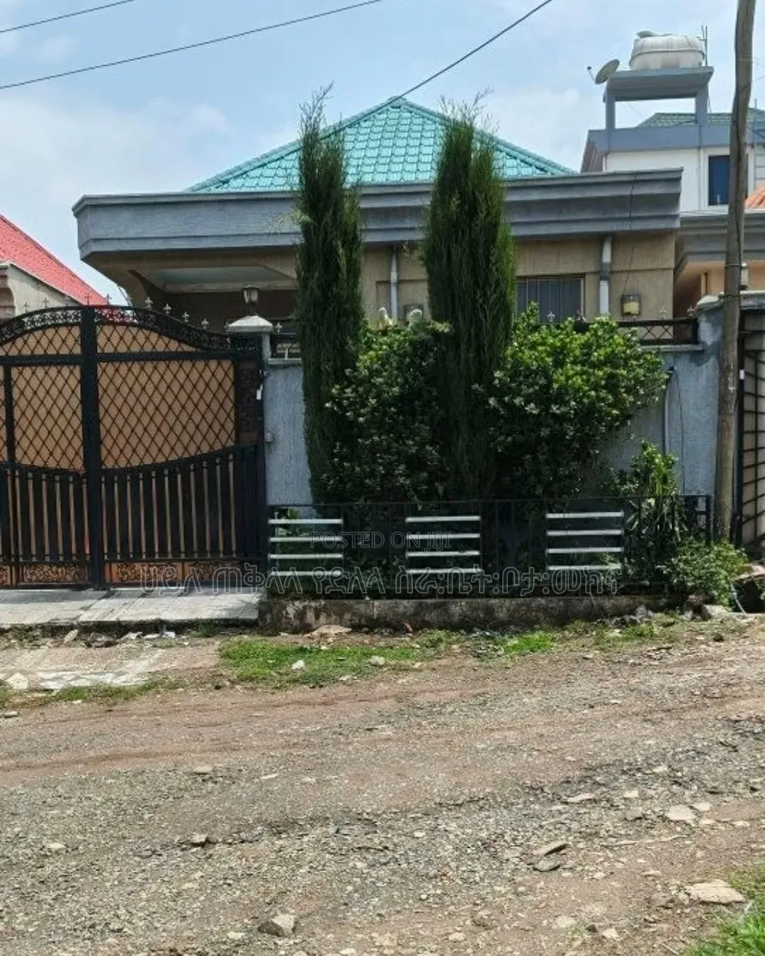Furnished 4bdrm Villa in Summit Area, Yeka for sale