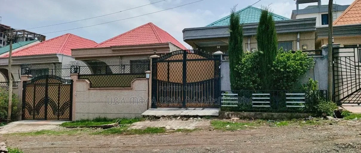 Furnished 4bdrm Villa in Summit Area, Yeka for sale