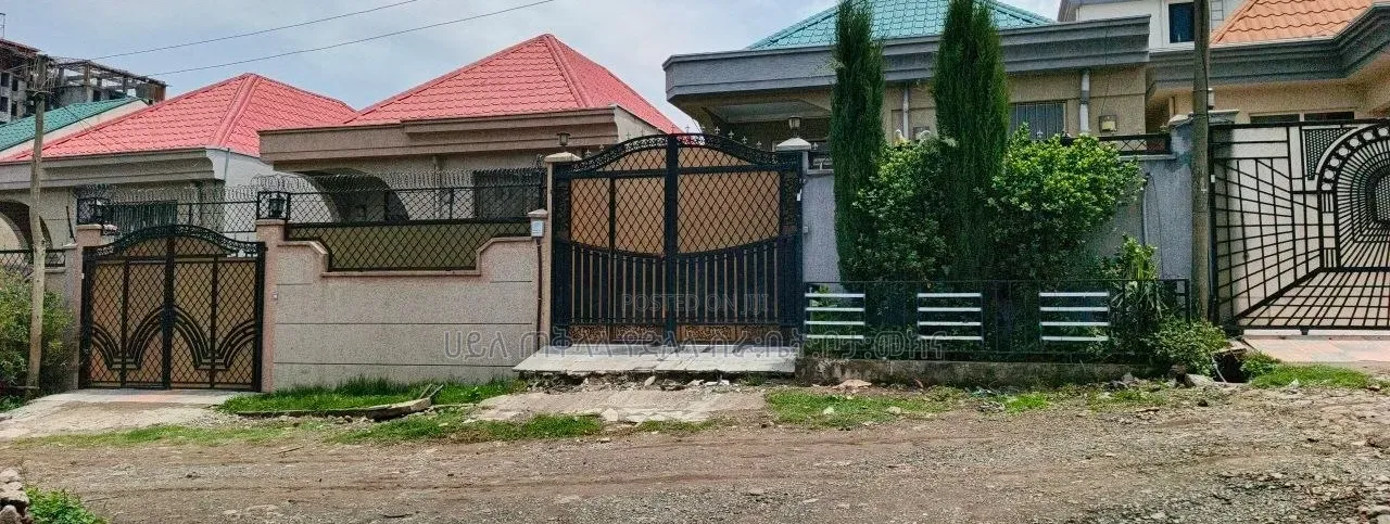 Furnished 4bdrm Villa in Summit Area, Yeka for sale