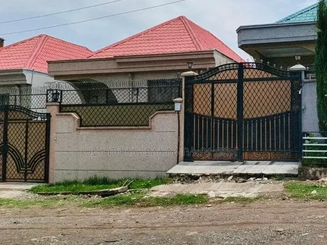 Furnished 4bdrm Villa in Summit Area, Yeka for sale