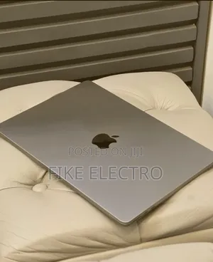 New Laptop Apple MacBook Air 2022 M2 8GB Apple M2 SSD 256GB