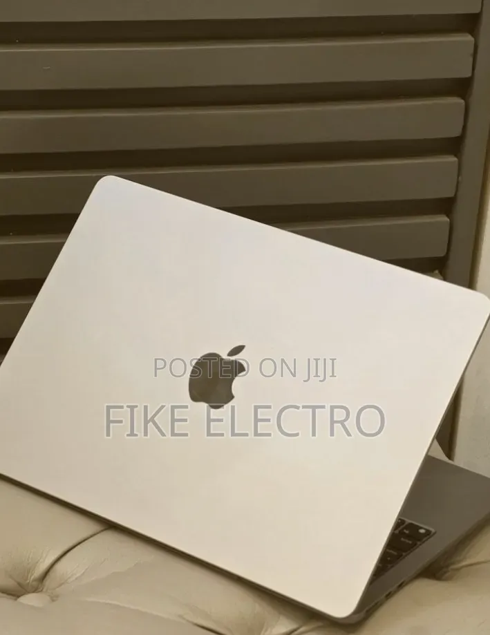 New Laptop Apple MacBook Air 2022 M2 8GB Apple M2 SSD 256GB