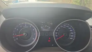Hyundai Avante 2015 Brown