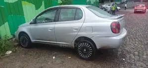 Toyota Platz 2000 Silver