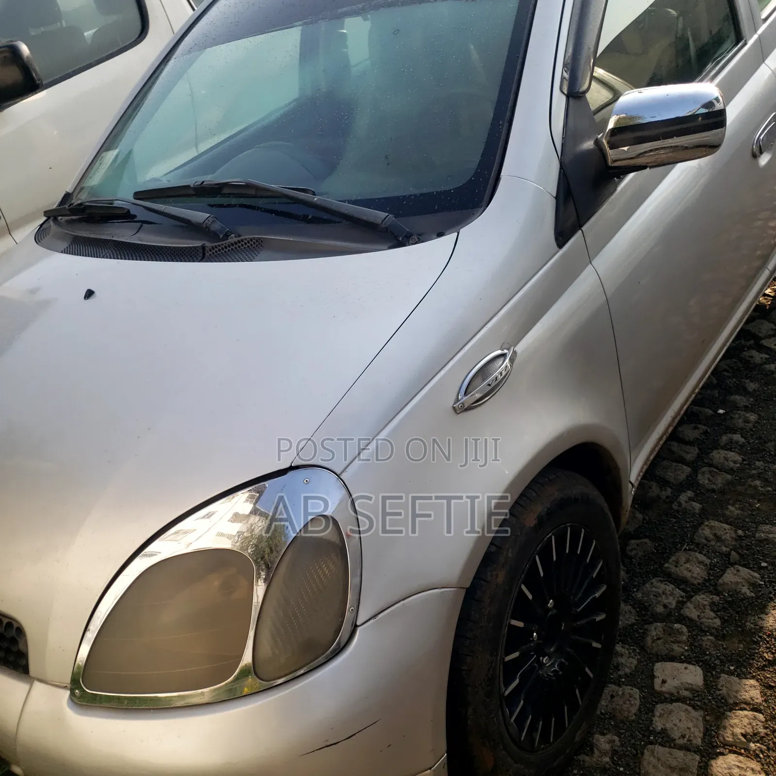 Toyota Vitz 2001 Silver