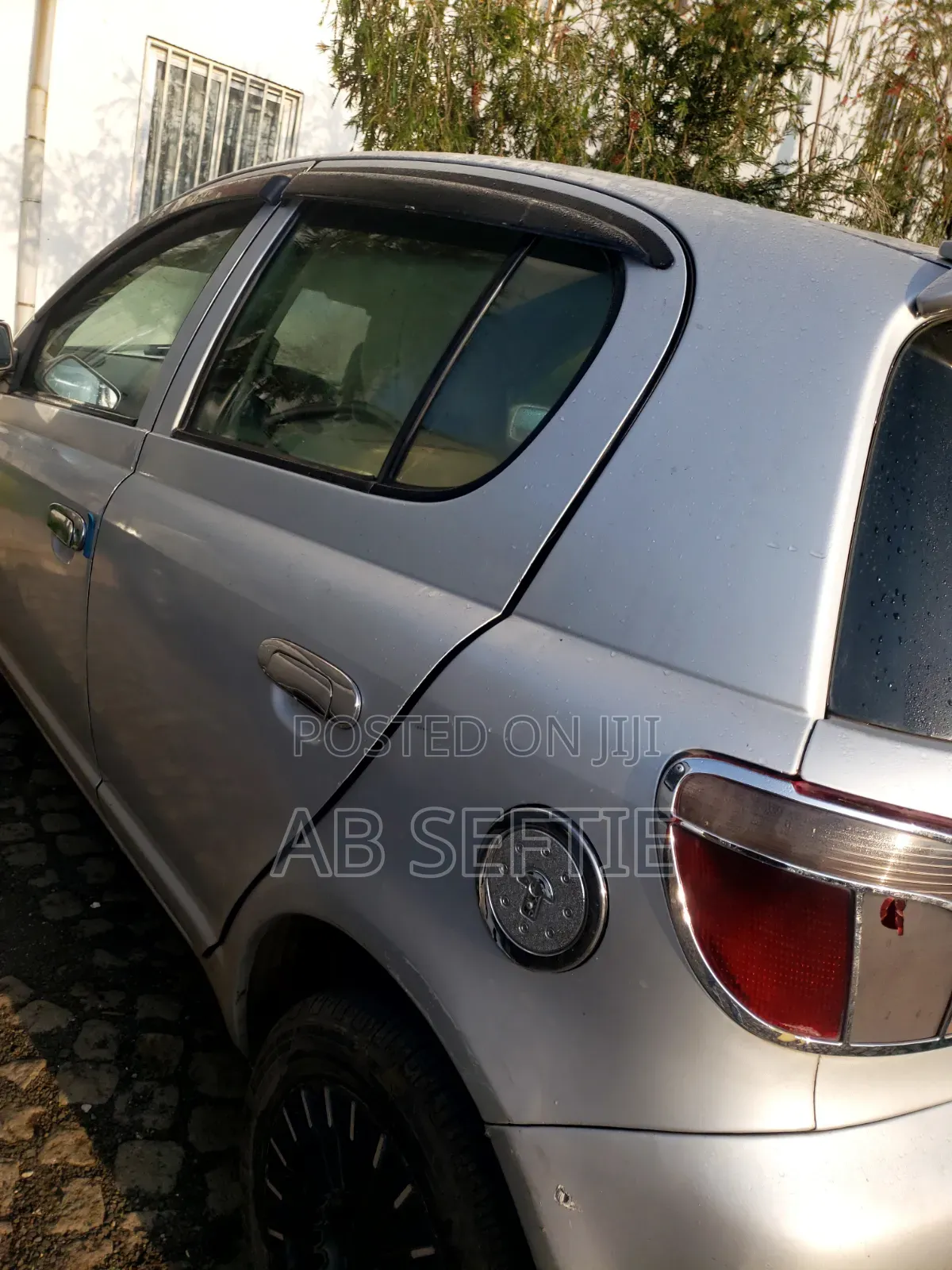Toyota Vitz 2001 Silver