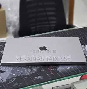 New Laptop Apple MacBook Pro 2022 M2 16GB Apple M2 SSD 512GB