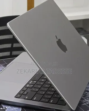 New Laptop Apple MacBook Pro 2023 M3 8GB Apple M3 SSD 512GB