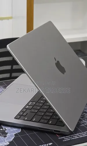 New Laptop Apple MacBook Pro 2023 M3 8GB Apple M3 SSD 512GB