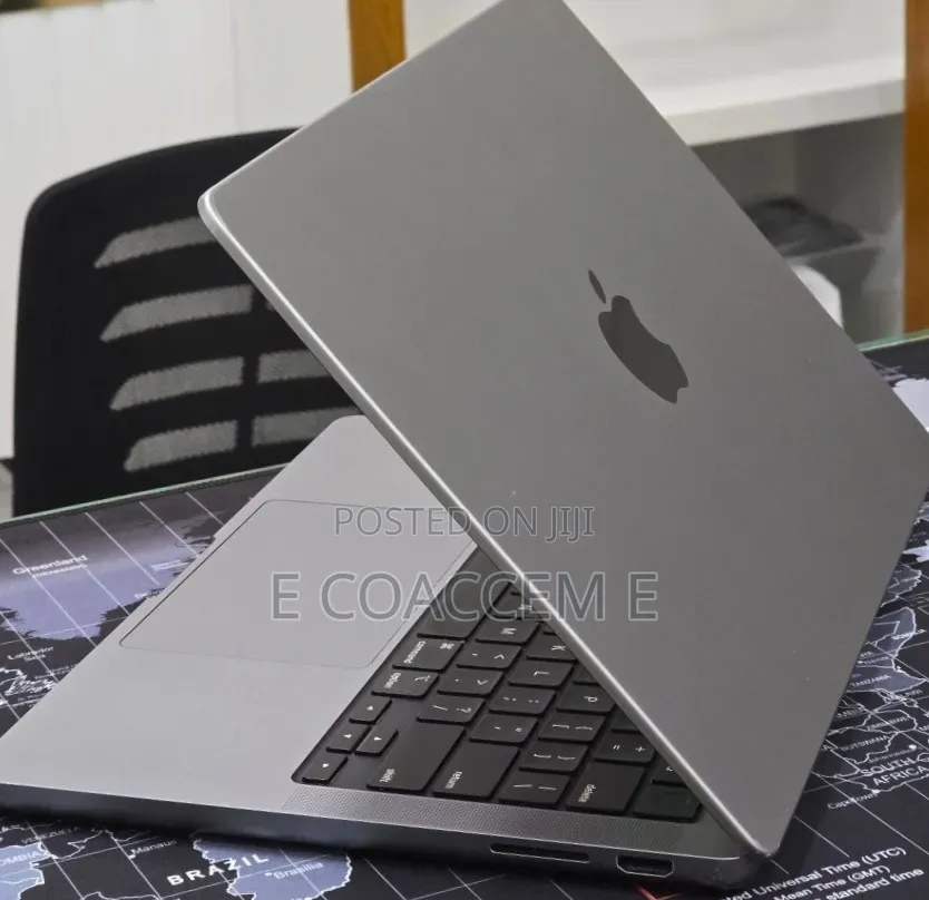 New Laptop Apple MacBook 8GB SSD 512GB