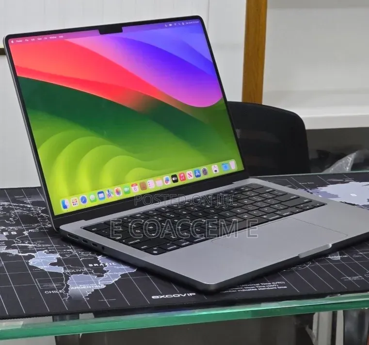 New Laptop Apple MacBook 8GB SSD 512GB