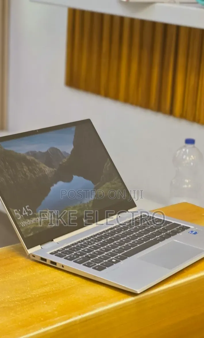 New Laptop HP EliteBook 830 G8 16GB Intel Core i5 SSD 512GB