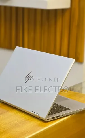 New Laptop HP EliteBook 830 G8 16GB Intel Core i5 SSD 512GB