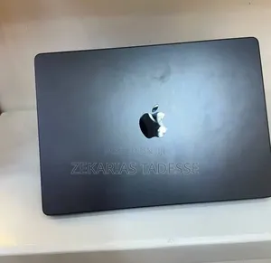 New Laptop Apple MacBook Pro 2024 M4 16GB Apple M4 Pro SSD 512GB