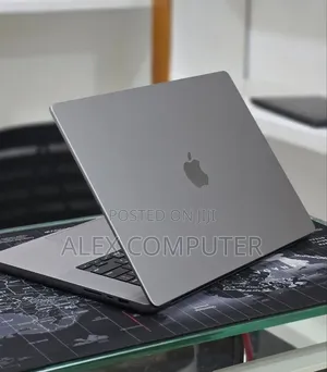 New Laptop Apple MacBook Pro 2023 M2 16GB Apple M2 SSD 512GB