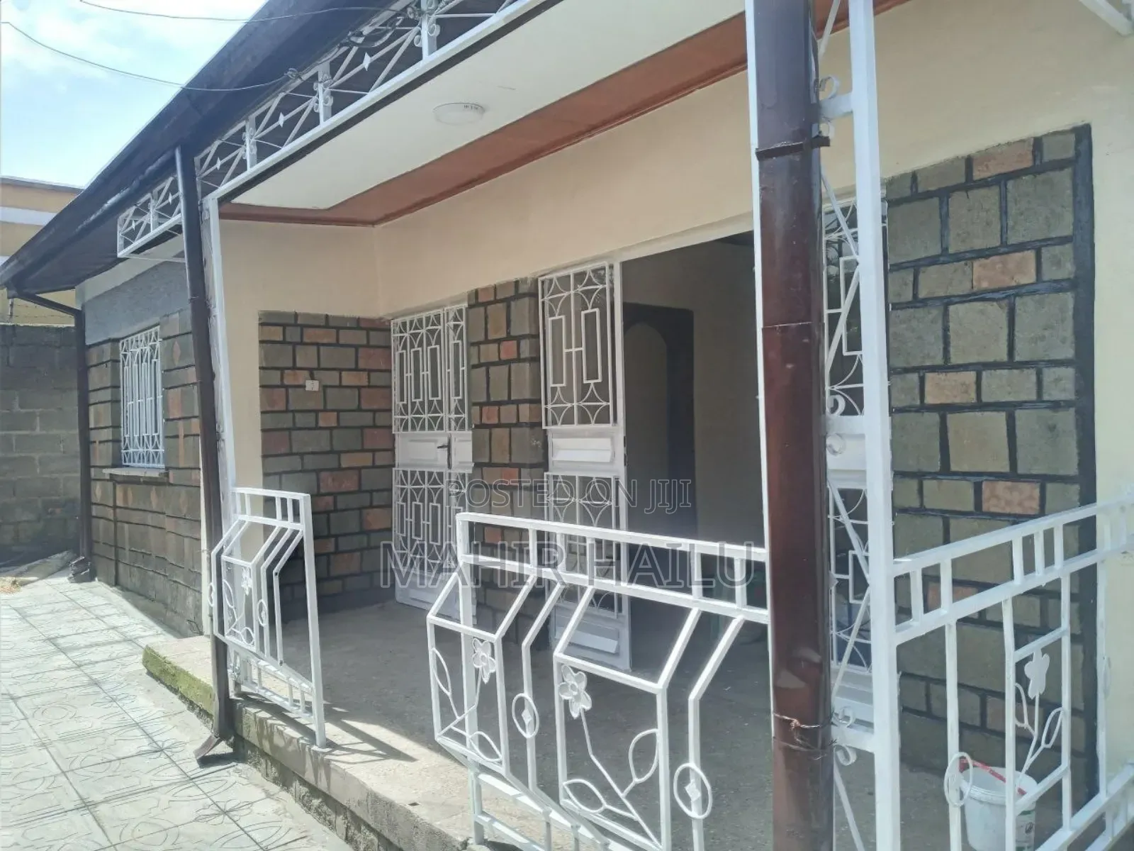 3bdrm Villa in Real, Bole for sale