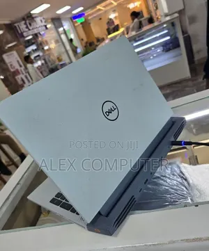 New Laptop Dell G15 5515 16GB Intel Core i7 SSD 512GB