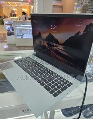 New Laptop Dell G15 5515 16GB Intel Core i7 SSD 512GB