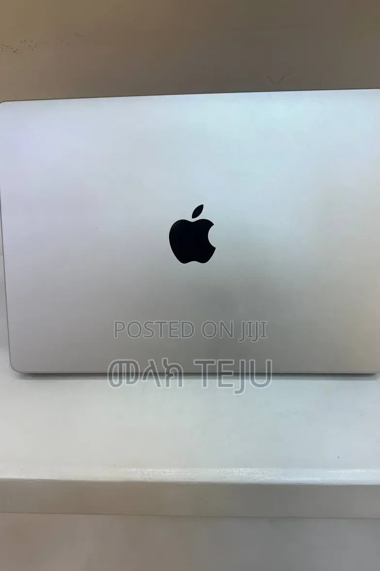 New Laptop Apple MacBook Pro 2023 M3 8GB Apple M3 SSD 512GB